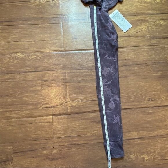 NWT Lululemon Hug Your Core SHR Tight 28” Size 2 - Picture 8 of 15